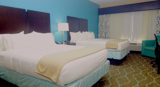Четырёхместный номер Standard Holiday Inn Express Hotels & Suites Cuero by IHG