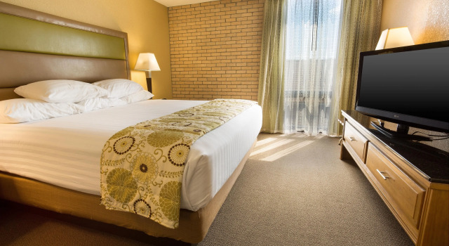 Двухместный люкс с 2 комнатами Drury Inn & Suites Paducah