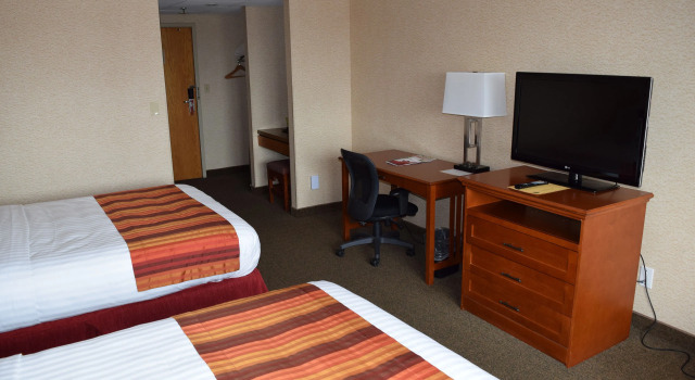 Четырёхместный номер Standard Gateway Hotel and Conference Center