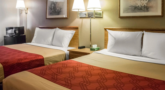 Четырёхместный номер Standard Le Mars Inn and Suites