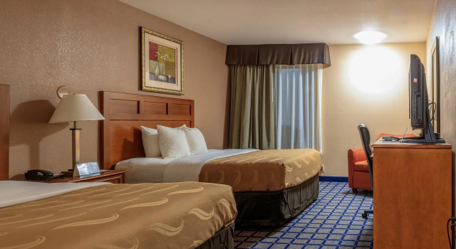 Четырёхместный номер Standard Quality Inn Forest Hill - Fort Worth South