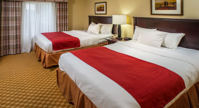 Четырёхместный номер Standard Country Inn & Suites by Radisson, Princeton, WV
