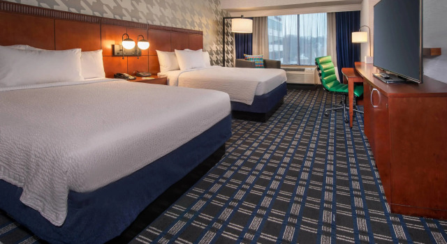 Четырёхместный номер Standard Courtyard Arlington Crystal City/Reagan National Airport