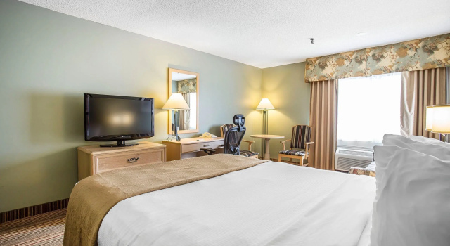 Номер Executive HFX Airport Hotel