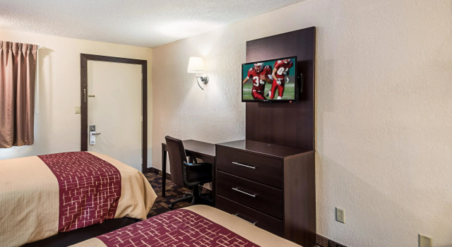 Четырёхместный номер Standard Red Roof Inn Anderson, IN
