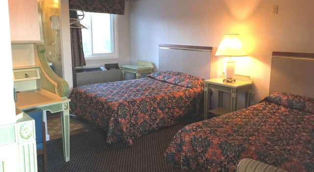 Четырёхместный номер Standard Budget Inn North Stonington