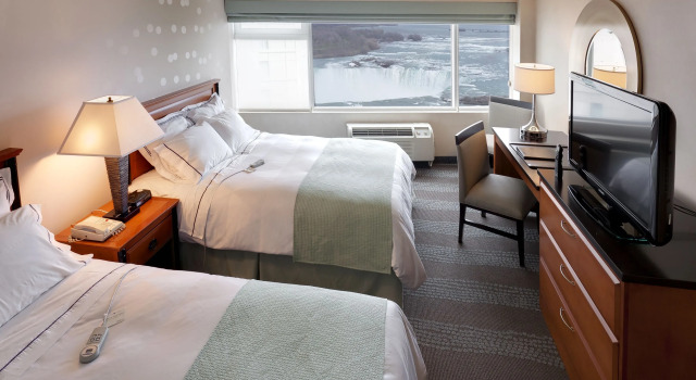 Четырёхместный номер Standard Niagara Fallsview Hotel