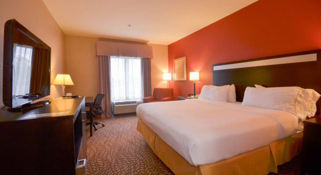 Двухместный номер Standard Holiday Inn Express Hotel & Suites Pine Bluff / Pines Mall by IHG