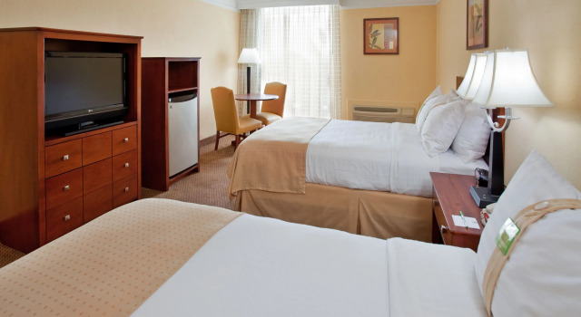 Четырёхместный номер Standard Holiday Inn Ponce & El Tropical Casino by IHG