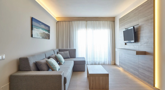Люкс Цокольный этаж Sol Bahía Ibiza Suites