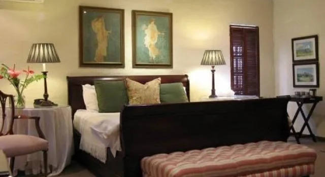 Люкс Luxury Comfort House Bed & Breakfast