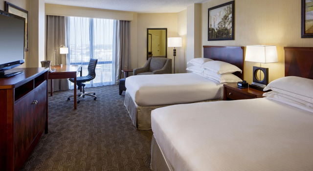 Четырёхместный номер Standard Hilton Houston Southwest