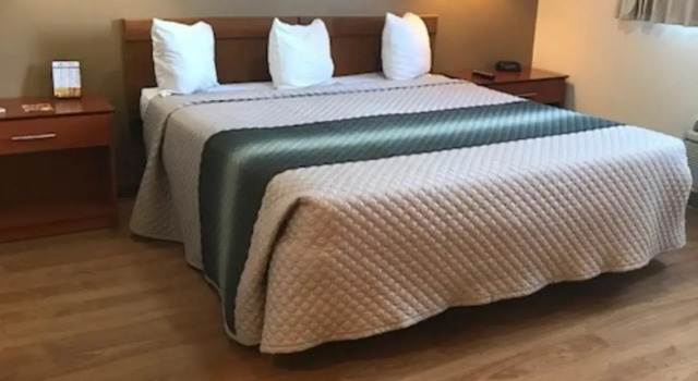 Двухместная студия HomeTowne Studios & Suites by Red Roof Charlotte - Concord