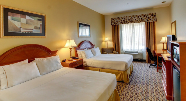 Четырёхместный номер Standard Holiday Inn Express San Angelo by IHG