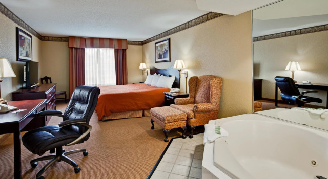 Двухместный люкс Country Inn & Suites by Radisson, Hot Springs, AR