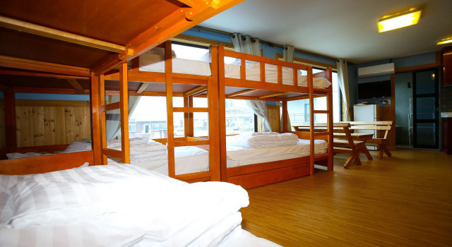 Кровать в общем номере (мужской номер) Sea and Bike - Hostel