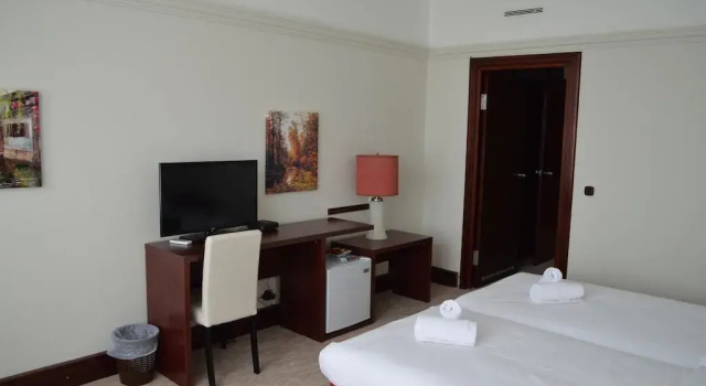 Двухместный номер Superior с балконом Garni Hotel Jugoslavija