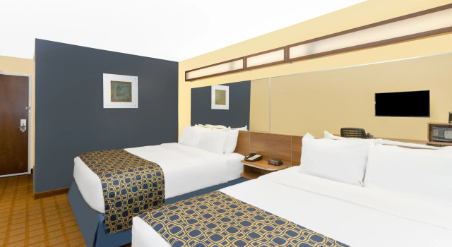 Четырёхместный номер Standard Microtel Inn & Suites - Kearney
