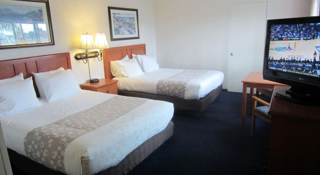 Номер Deluxe Newport Channel Inn