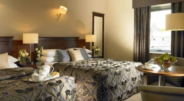 Трёхместный номер Standard Scotts Hotel