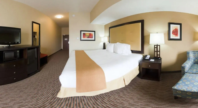 Двухместный номер Standard Holiday Inn Express Hotel & Suites Cordele North by IHG