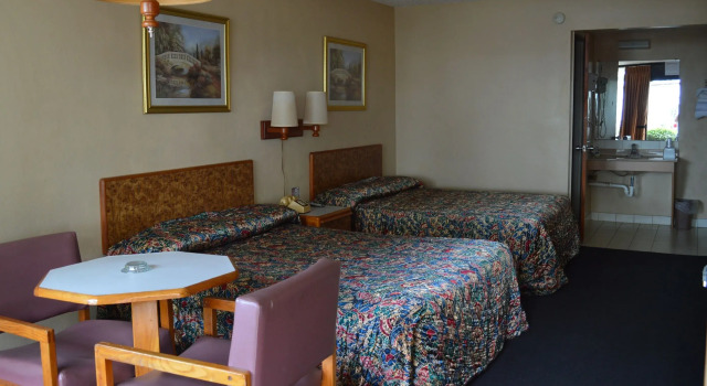 Четырёхместный номер Standard Tarpon Shores Inn