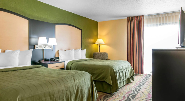 Четырёхместный номер Standard Quality Inn Conference Center Logansport
