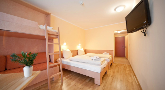 Четырёхместный номер Standard JUFA Hotel Grünau im Almtal
