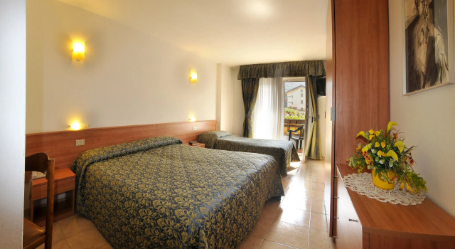 Трёхместный номер Standard Hotel Alpen