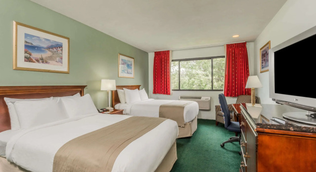 Четырёхместный номер Standard Pell Hotel JdV by Hyatt
