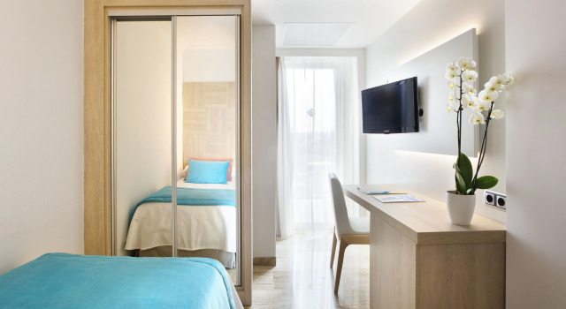 Одноместный номер Grupotel Orient