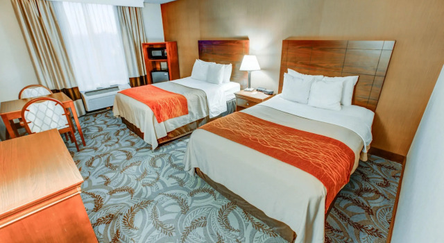 Четырёхместный номер Standard Comfort Inn & Suites Triadelphia - Wheeling