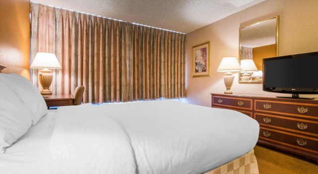 Четырёхместный номер Standard Clarion Inn and Events Center Pueblo North