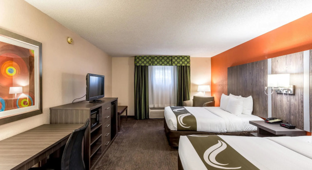 Четырёхместный номер Standard Comfort Inn & Suites Nashville Downtown - Stadium