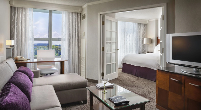 Четырёхместный люкс c 1 комнатой Chicago Marriott Suites Deerfield