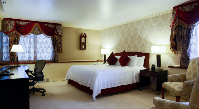 Полулюкс The Drake Oak Brook, Autograph Collection