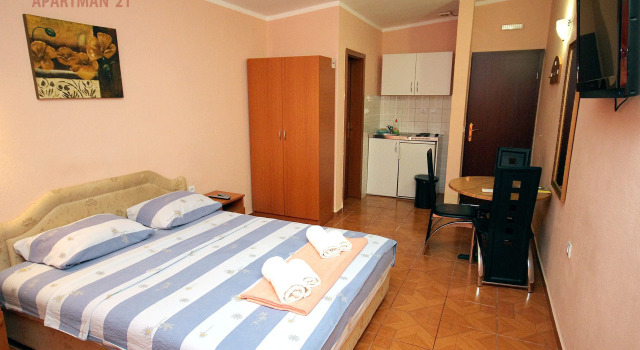 Студия с балконом Apartments Kojic