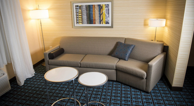 Двухместный люкс Fairfield Inn & Suites by Marriott Cincinnati Uptown/University Area