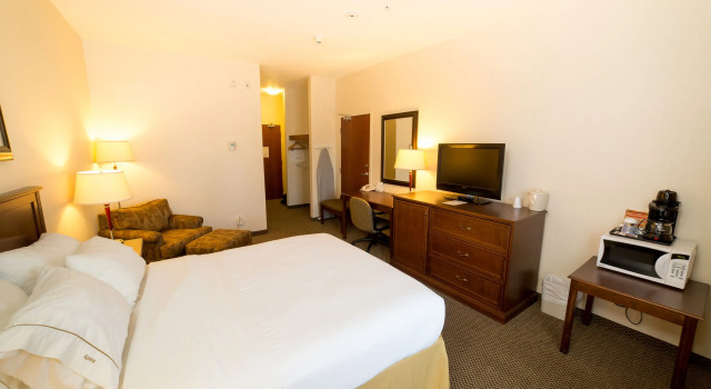 Двухместный номер Standard Holiday Inn Express & Suites Drayton Valley by IHG