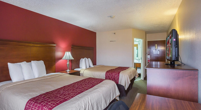 Четырёхместный номер Standard Red Roof Inn Nashville - Music City