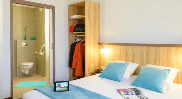 Двухместный номер Standard Brit Hotel Reims Croix Blandin