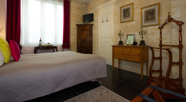 Номер Classic Au Coeur de Bordeaux B&B