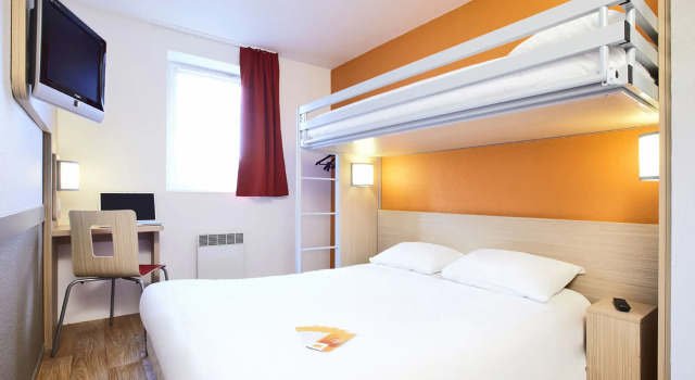 Трёхместный номер Standard B&B HOTEL Saint-Witz