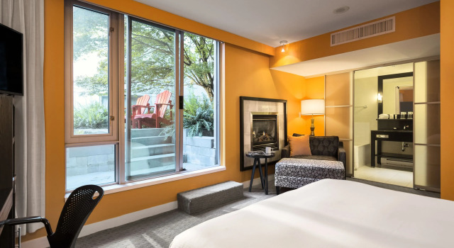 Номер Deluxe OPUS Vancouver