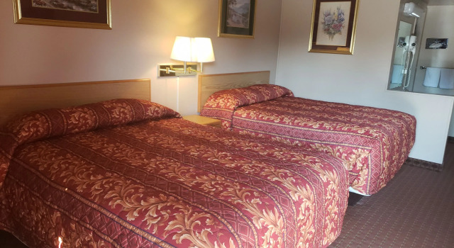Четырёхместный номер Standard Continental Inn