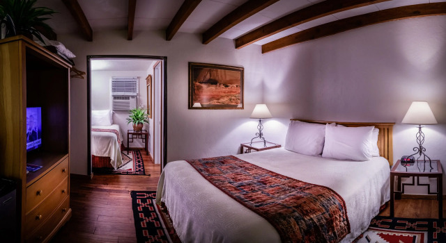 Stone Lizard Lodge, Prenota Locanda  