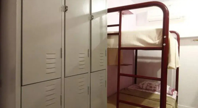 Кровать в общем номере Hola Hostel