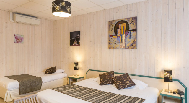 Двухместный номер Standard Logis Hôtel LOliveraie