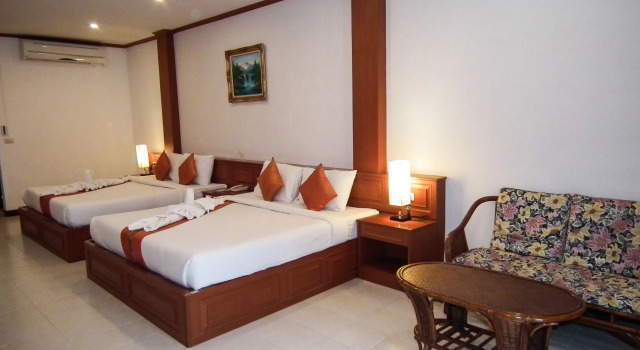 Трёхместный номер Deluxe Andaman Seaside Resort Bangtao Beach
