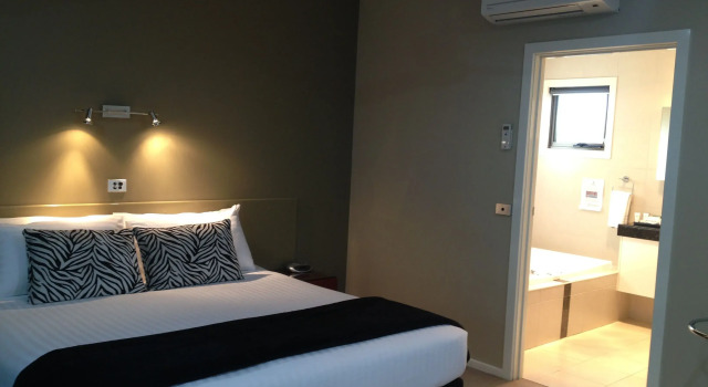 Четырёхместный люкс Prestige Deeluxe Riverspa Apartments